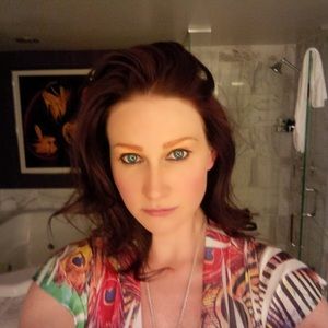 Meet your Posher, Raquel